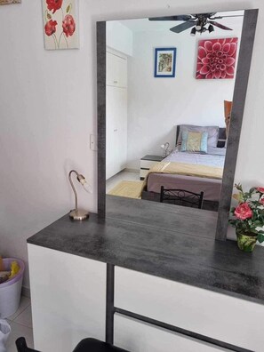 2 bedrooms, iron/ironing board, WiFi, bed sheets