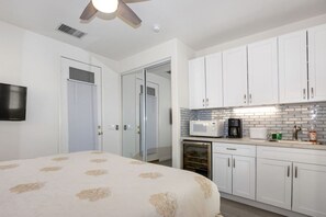 5 chambres, fer et planche à repasser, Wi-Fi gratuit, draps fournis