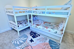 6 Schlafzimmer, Schreibtisch, kostenloses WLAN