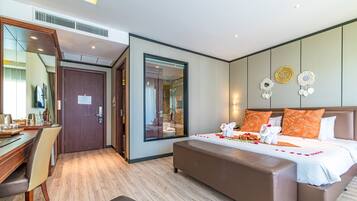 Deluxe Double Room, 1 King Bed, Garden View | Egyptian cotton sheets, premium bedding, down comforters, pillowtop beds