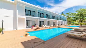 2 buitenzwembaden, gratis zwembadcabana's en parasols bij het zwembad