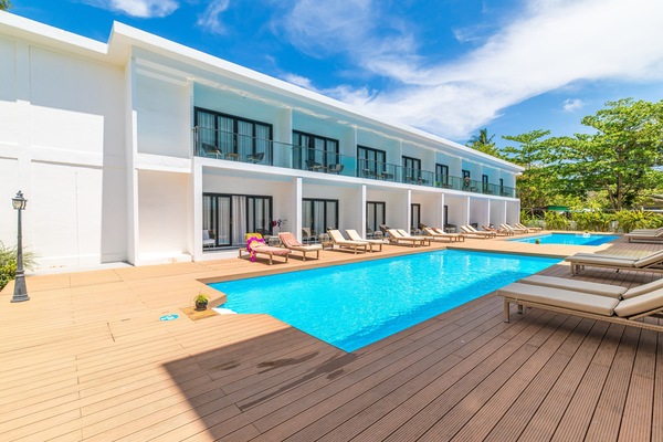 2 outdoor pools, open 10:00 AM to 9:00 PM, free cabanas, pool umbrellas