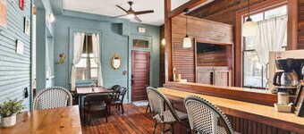 Site 61 Historic Guesthouse - 9 Rooms, 13 Beds