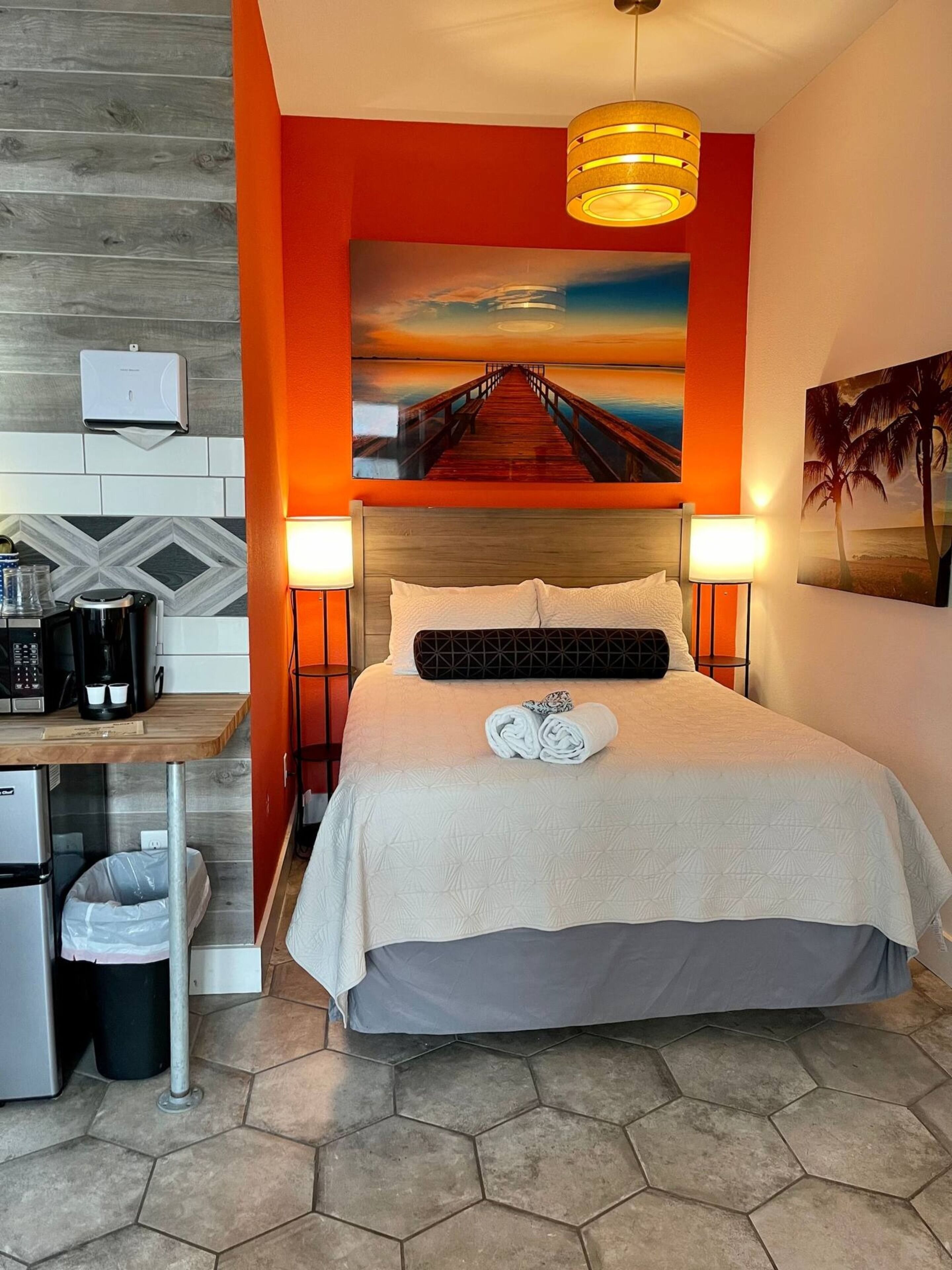 Estúdio standard, 1 cama Queen | Individualmente decorados, individualmente mobiliados, Wi-Fi de cortesia