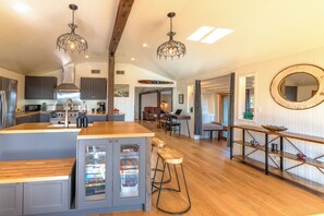 Fridge, microwave, oven, stovetop - WindyHideaway~Radiant Beach Retreat! Coastal Family Fun in Bodega Bay! GmRm (Bodega Bay)