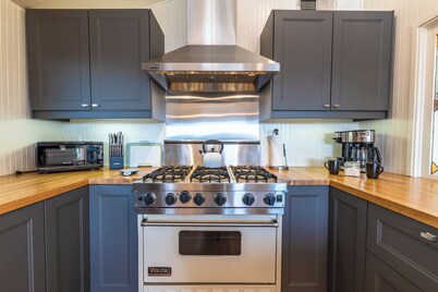 WindyHideaway~Radiant Beach Retreat! Coastal Family Fun in Bodega Bay! GmRm