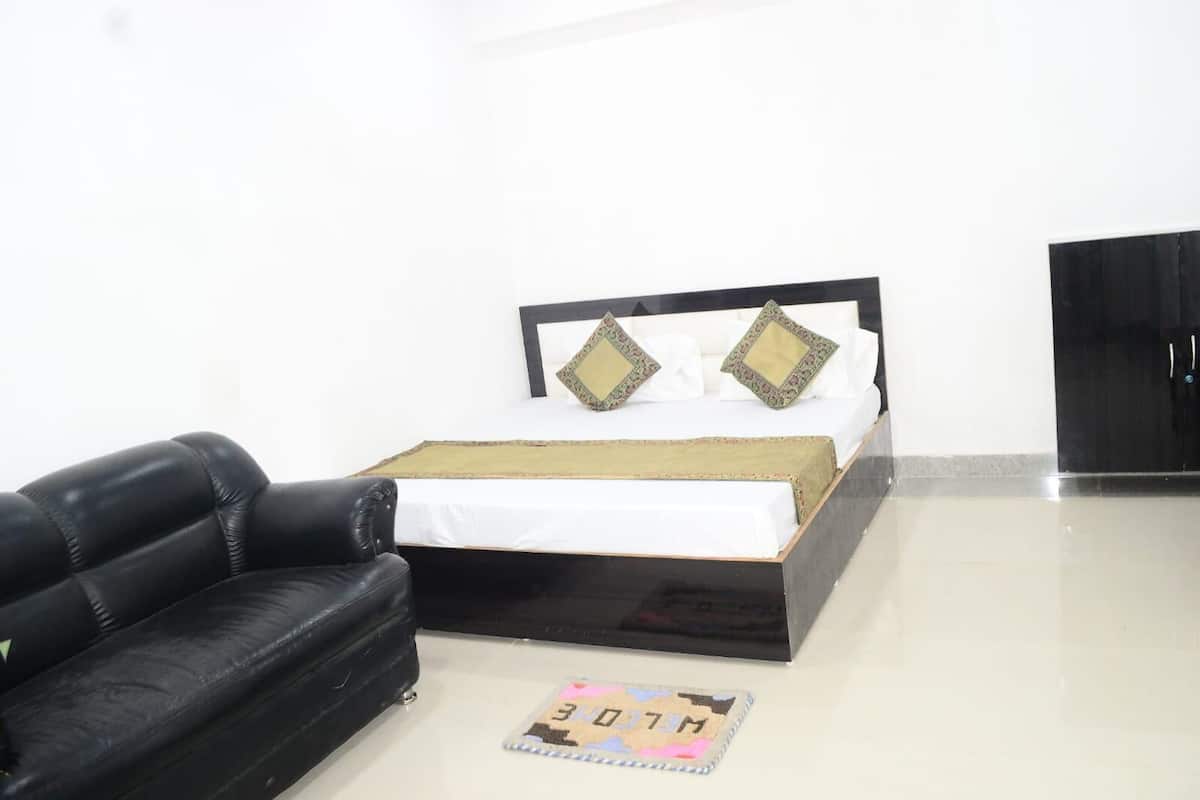 Standard Double Room | Desk, free WiFi