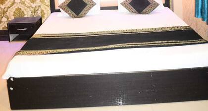 H R Paying Guest House