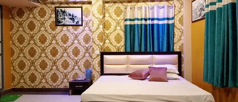 Deluxe Double Room | Desk, free WiFi