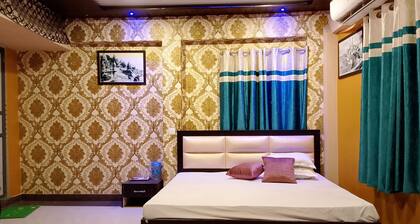 H R Paying Guest House