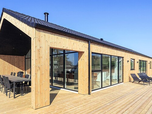 5 Star Holiday Home in Humble