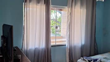 1 bedroom, bed sheets