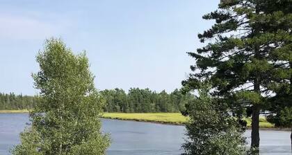 Cozy Waterfront Cottage on the Tidnish River