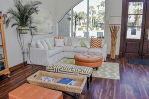 Smart-TV, bøker og kontorer