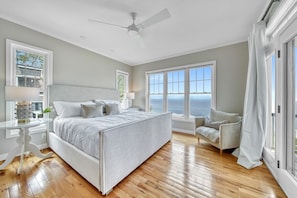 6 bedrooms, desk, iron/ironing board, WiFi - Haven House on Lake Michigan (South Haven)
