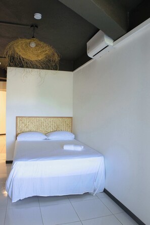 WiFi, bed sheets