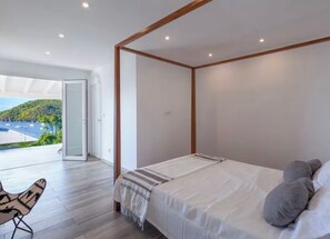 5 bedrooms, iron/ironing board, WiFi, bed sheets