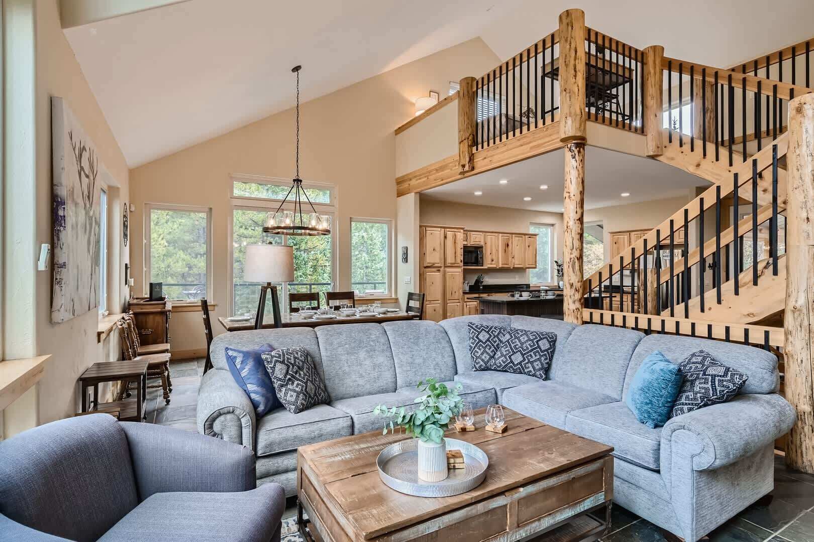 Tv, eldstad, tv-spel och böcker