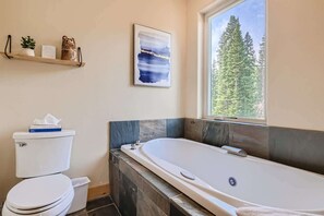 Douche, séchoir à cheveux, serviettes fournies