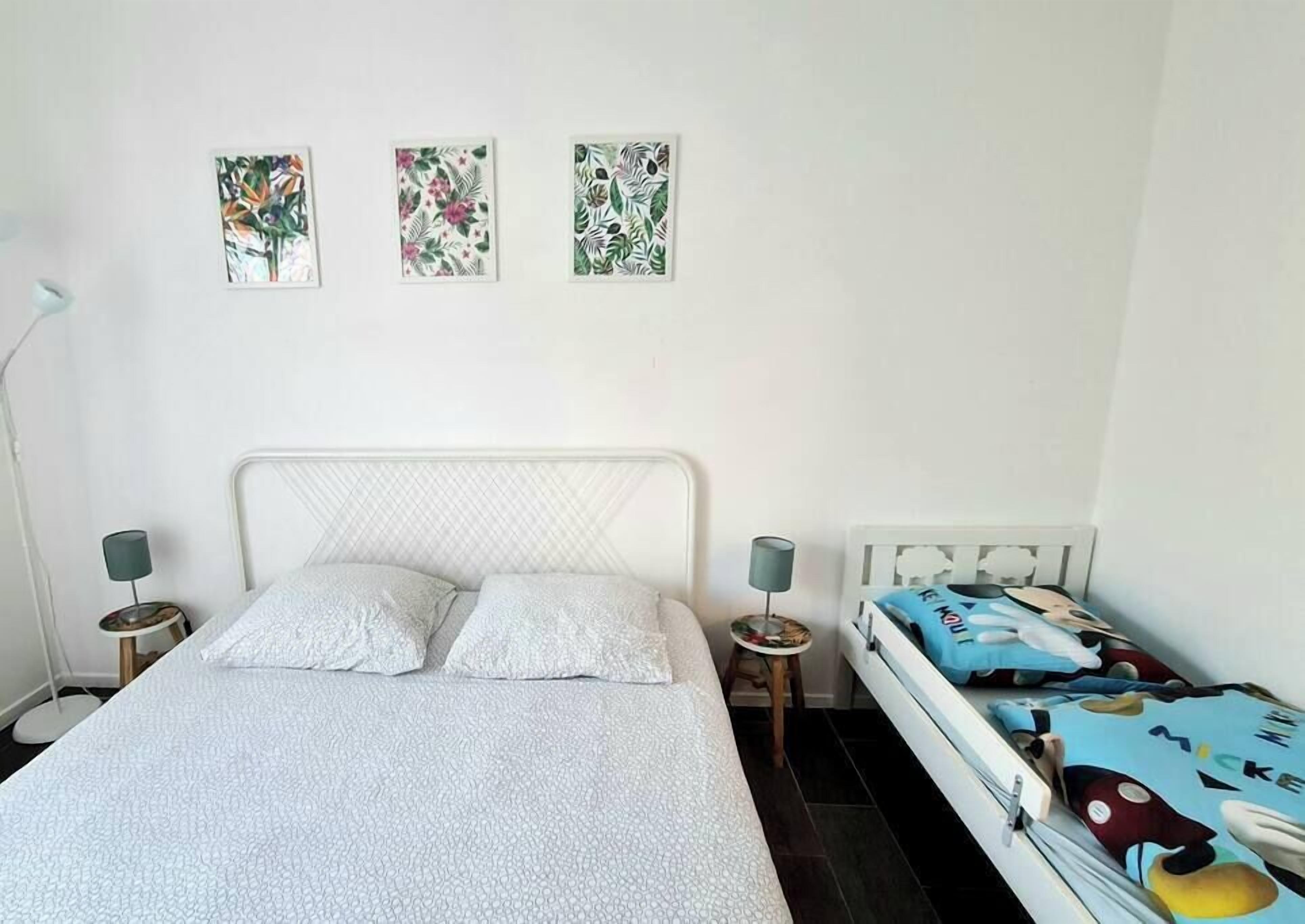 2 bedrooms, iron/ironing board, travel cot, WiFi