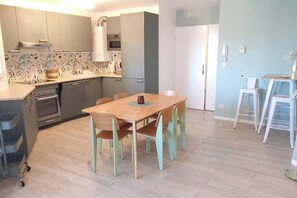 Dining - Appt 8 P, parkings, Disney direct, Vallée Village (Serris)