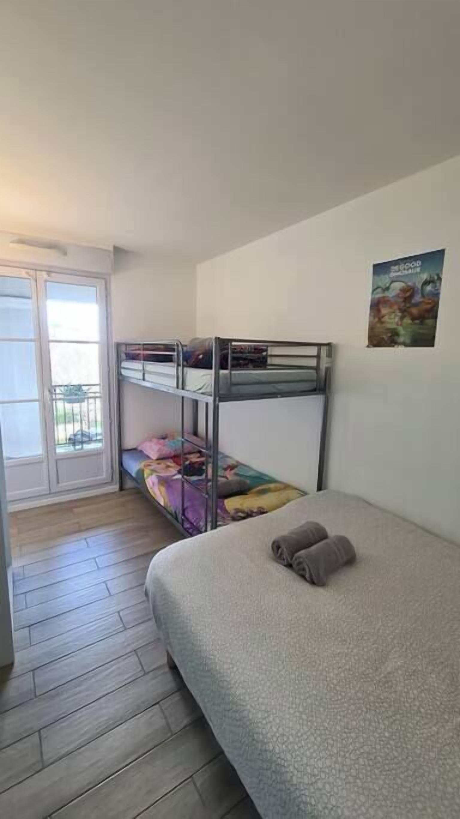 2 室のベッドルーム、アイロン / アイロン台、旅行用ベビーベッド、WiFi