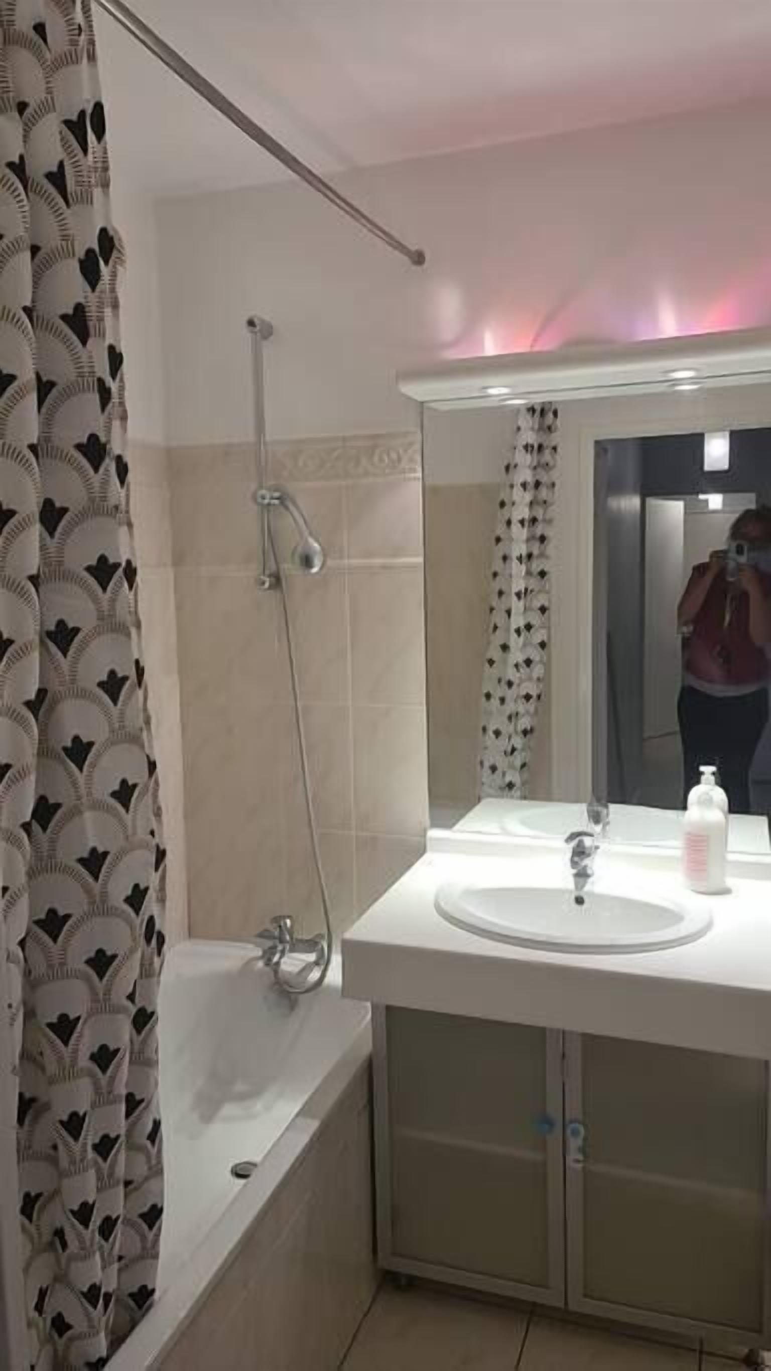 シャワー、ヘアドライヤー