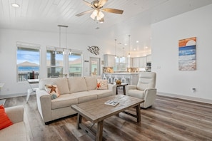 House, 3 Bedrooms | Living area | Smart TV, streaming services