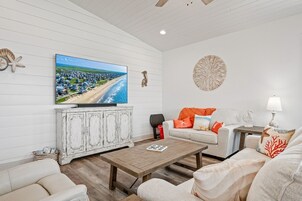 House, 3 Bedrooms | Living area