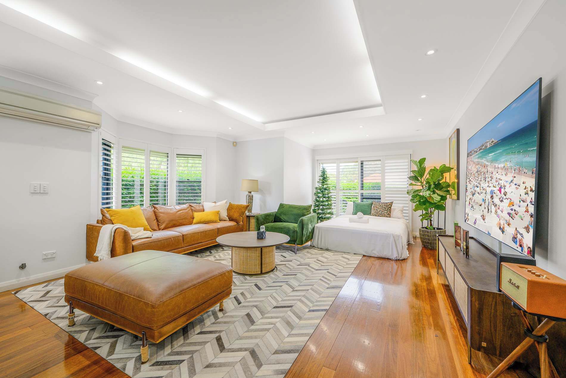 5 chambres, fer et planche à repasser, Wi-Fi, draps fournis