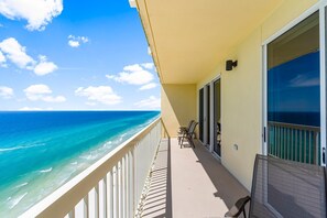 Property grounds - Colorful gulf front condo w/ free activities (Panama City Beach)