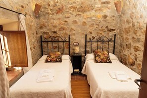 6 chambres, fer et planche à repasser, Wi-Fi, literie fournie