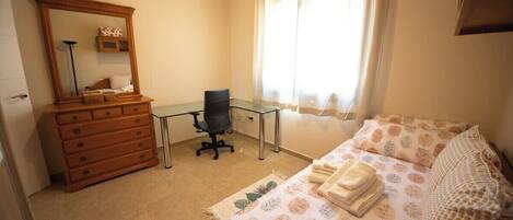 4 bedrooms, desk, iron/ironing board, WiFi