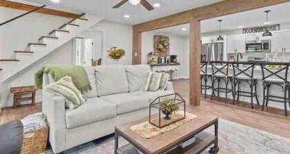 Charming 3-bedroom farmhouse with WiFi, AC in serene Beaufort