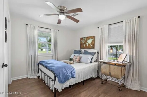 3 bedrooms, WiFi, bed sheets