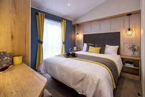 3 bedrooms, bed sheets