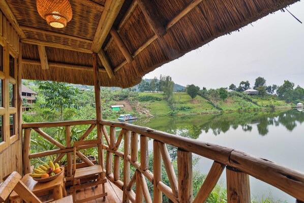 Comfort Cottage, Balcony, Lake View | Soundproofing, free WiFi - Keije Resort Bunyonyi (Kabale)