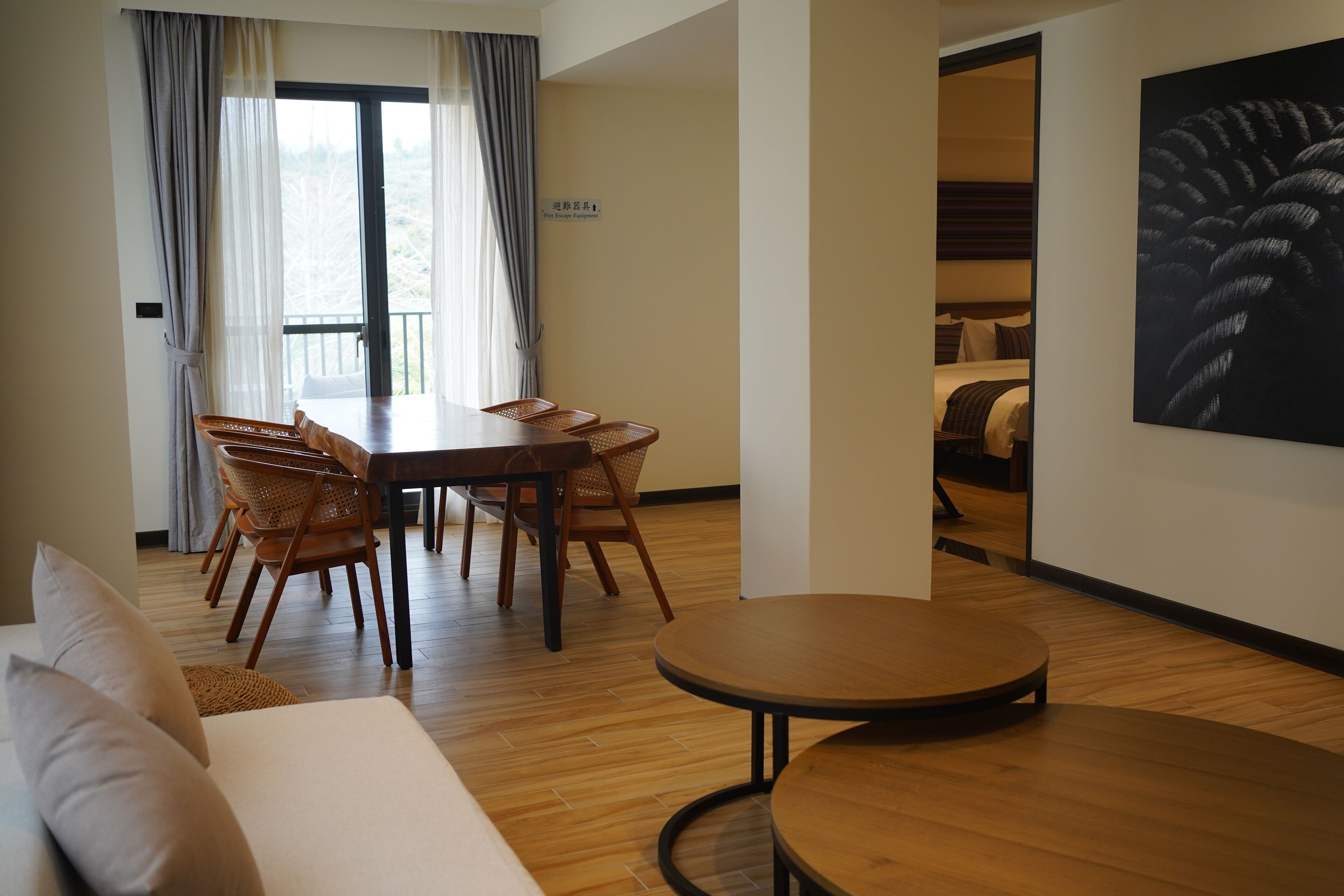 Deluxe Quadruple Room | Desk, laptop workspace, free WiFi