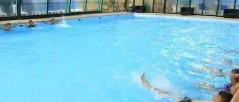 Piscine intérieure