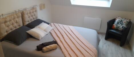 3 Schlafzimmer, Reisekinderbett, Bettwäsche