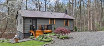 Waterfront Home - Hot Tub, Dock, Fire Pit, Boat