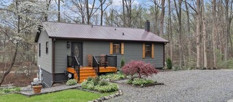 Waterfront Home - Hot Tub, Dock, Fire Pit, Boat