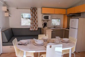 Fridge, microwave, stovetop