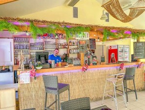 Bar (in der Unterkunft)