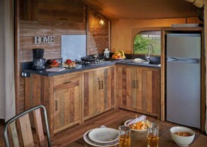 Fridge, microwave, stovetop