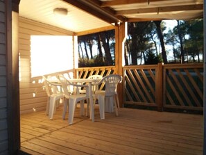 Outdoor dining - Camping 3 étoiles - Piscine  - ccbahef (Bizanet)