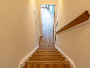 Interior - Modern, Light and Airy Apartment - Pass the Keys (Wellington)