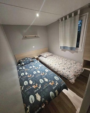 3 camere