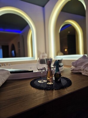 In-room safe, desk, laptop workspace, free WiFi - Via del Mare Apulia B&B  Spa Suite (Rutigliano)