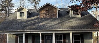 Charming Private Yet Convenient Lake Front 4-bedroom house in Wirtz